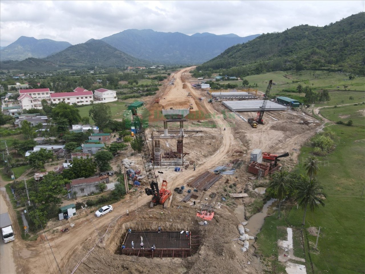 Ninh Thuận bổ sung 2 triệu khối đất xây cao tốc Bắc - Nam