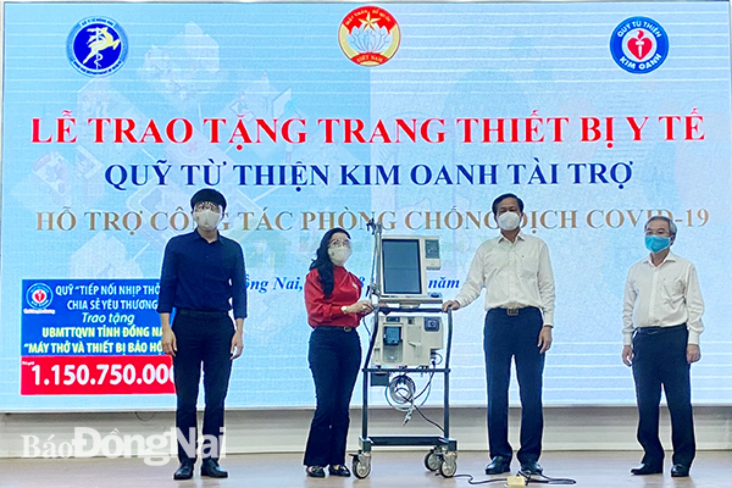 Kim Oanh Group Trao Tặng Máy Thở Cùng Vật Tư Y Tế Cho Bệnh Viện